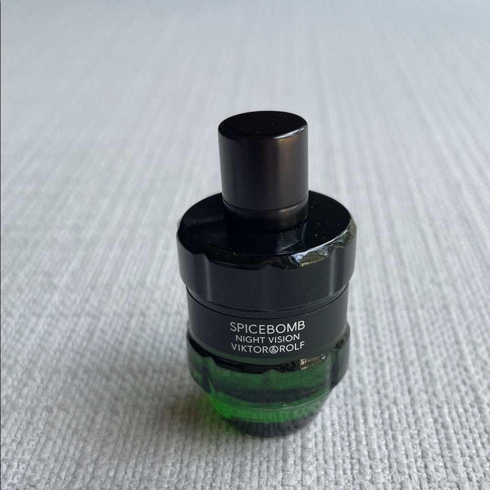 Viktor & Rolf Spicebomb Night Vision miniature fragrance 0.23oz